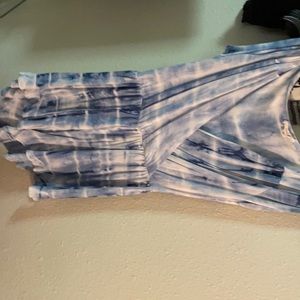 Colore blue with white